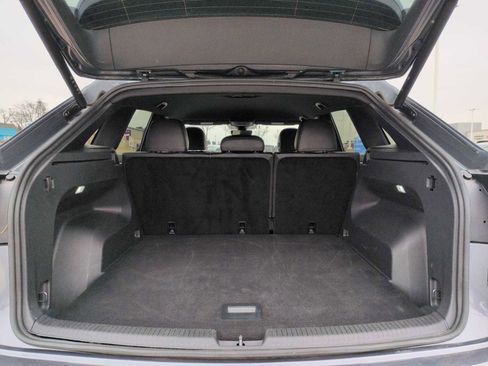 Used 2025 Volkswagen Atlas Cross Sport SE AWD/4WD image 31