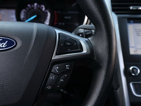 Used 2019 Ford Fusion SE image 26