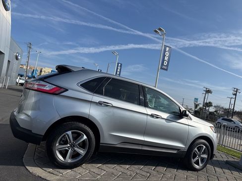 Used 2024 Ford Edge SEL w/ Convenience Package image 2