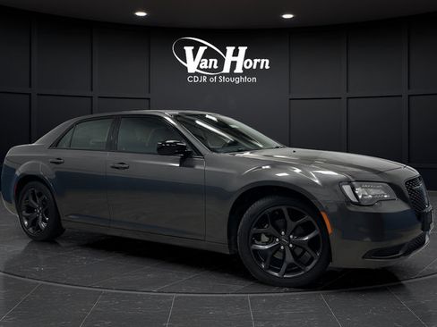 Used 2023 Chrysler 300 Touring w/ Sport Appearance Package RWD image 34