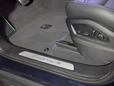 Certified 2025 Porsche Cayenne S image 18