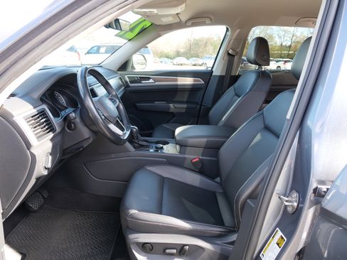 Used 2021 Volkswagen Atlas SE w/ Towing Package image 18