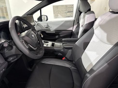New 2026 Toyota Sienna XSE FWD image 18