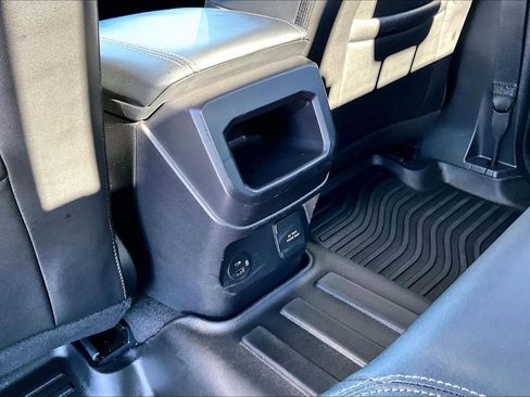 Used 2024 Ford Ranger Lariat w/ FX4 Off-Road Package image 11