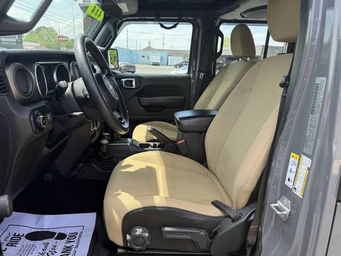 Used 2018 Jeep Wrangler Unlimited Sport AWD/4WD image 9