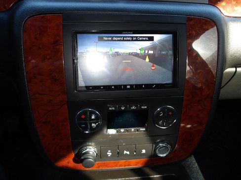 Used 2011 Chevrolet Tahoe LT AWD/4WD image 19