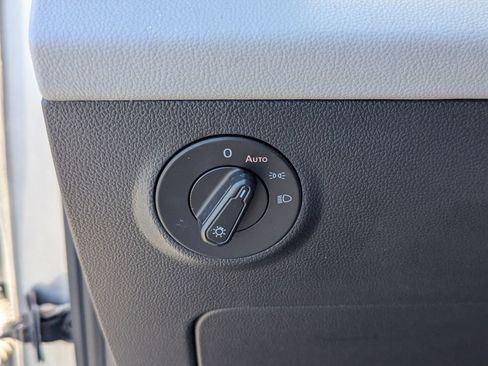 Used 2022 Volkswagen Taos SE image 24