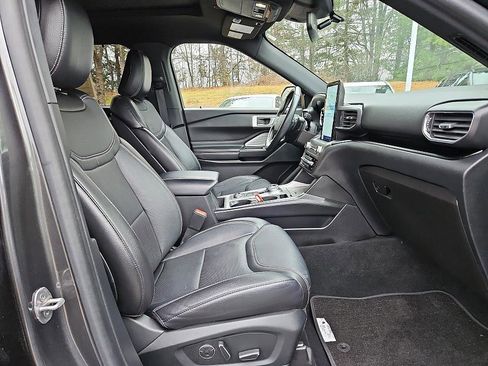 Used 2020 Ford Explorer ST w/ Premium Technology Package image 14