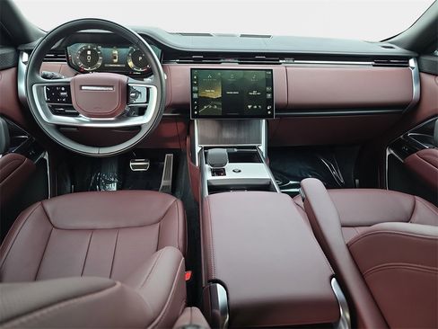 New 2025 Land Rover Range Rover Autobiography image 9