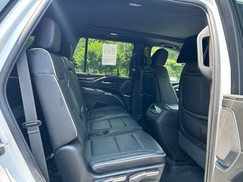Used 2021 Cadillac Escalade Premium Luxury AWD/4WD image 52