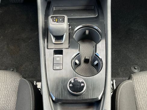 Used 2025 Nissan Rogue SV image 41