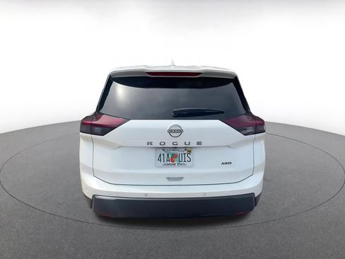 Used 2025 Nissan Rogue SV AWD/4WD image 12