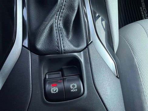 Used 2025 Toyota Corolla Cross L AWD/4WD image 28