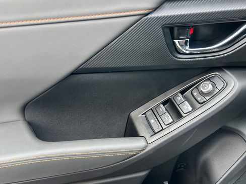 Used 2025 Subaru Crosstrek 2.5i Limited w/ Crosstrek Mirror Package image 11