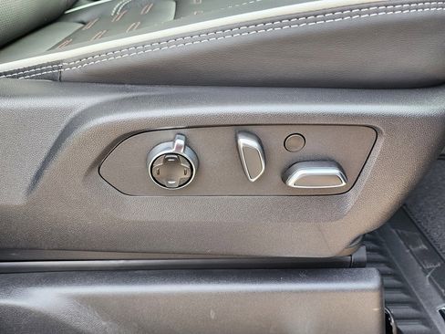 New 2026 GMC Sierra 2500 AT4X w/ LPO, Black Badging Package image 44