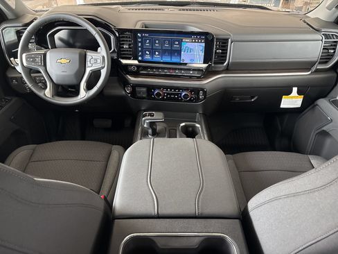 New 2026 Chevrolet Silverado 1500 LT w/ Z71 Off-Road Package AWD/4WD image 15