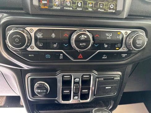 Used 2023 Jeep Wrangler Unlimited Sahara w/ Cold Weather Group AWD/4WD image 20