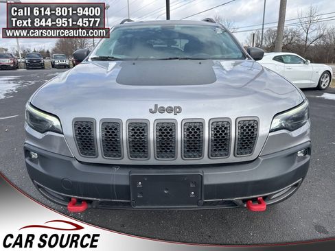 Used 2019 Jeep Cherokee Trailhawk image 11