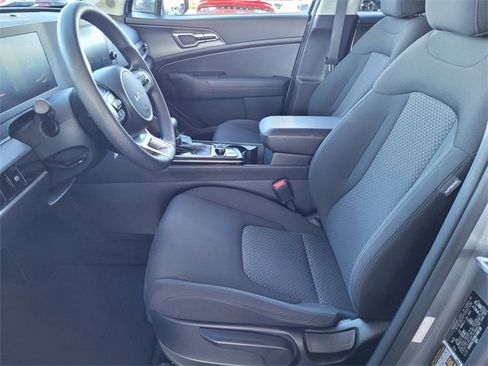 Used 2024 Kia Sportage LX image 16