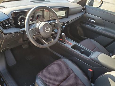 Certified 2025 Nissan Kicks SR image 12