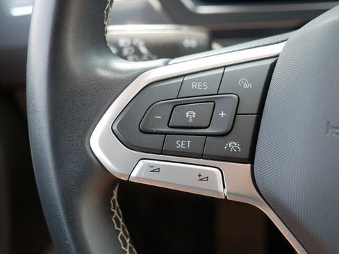 Certified 2023 Volkswagen Tiguan SE w/ Panoramic Sunroof Package AWD/4WD image 25