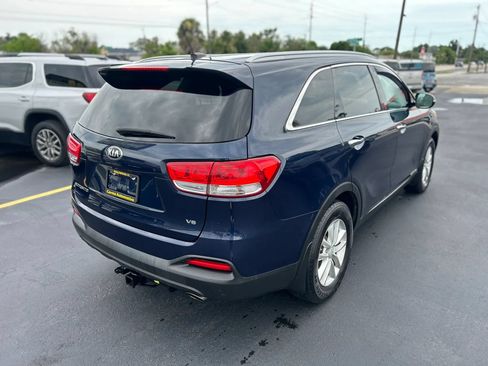 Used 2017 Kia Sorento AWD image 12