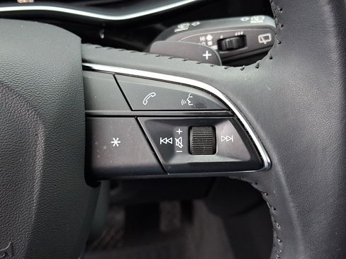 Used 2019 Audi Q8 Prestige image 24