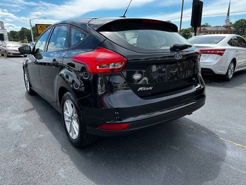 Used 2017 Ford Focus SE FWD image 5