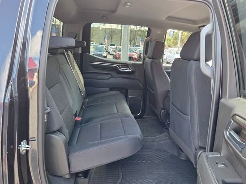 Used 2023 Chevrolet Silverado 1500 LT Trail Boss image 18