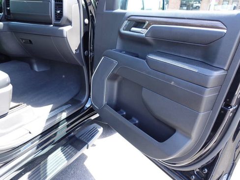 Used 2023 Chevrolet Silverado 1500 LT AWD/4WD image 30
