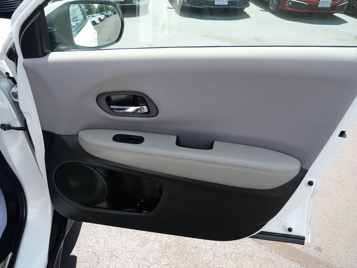 Used 2018 Honda HR-V LX image 19
