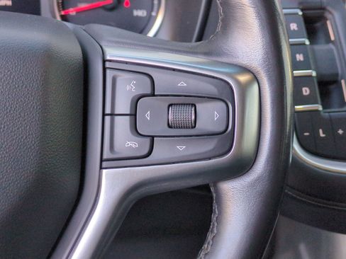 Used 2021 Chevrolet Suburban Z71 image 16