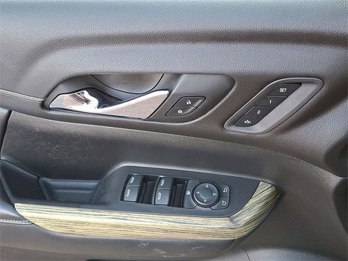 Certified 2019 GMC Acadia Denali w/ Technology Package image 22