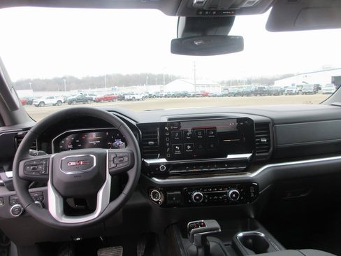 New 2026 GMC Sierra 1500 Elevation image 16