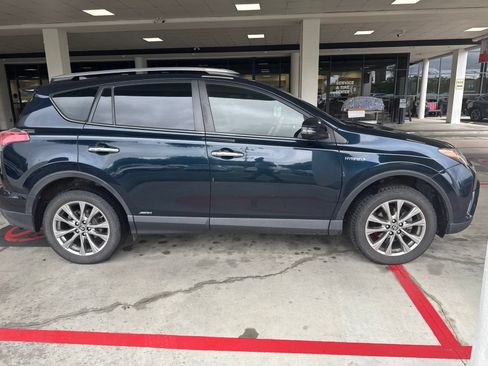 Used 2017 Toyota RAV4 Limited AWD/4WD image 14