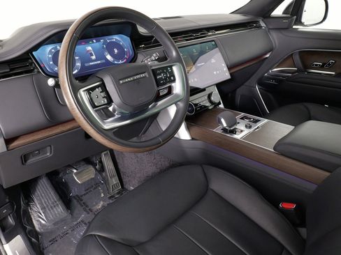 Used 2023 Land Rover Range Rover SE image 27