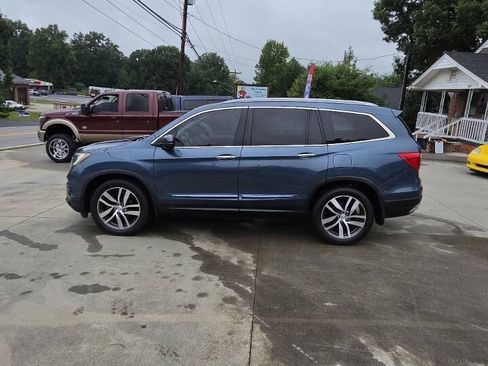 Used 2017 Honda Pilot Elite image 2
