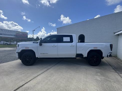 Used 2024 GMC Sierra 2500 AT4 w/ AT4 Premium Plus Package AWD/4WD image 2