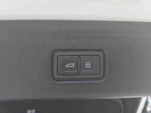 Used 2025 Audi A6 e-tron Premium w/ Convenience Package AWD/4WD image 28
