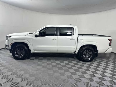 Used 2025 Nissan Frontier SV RWD image 7