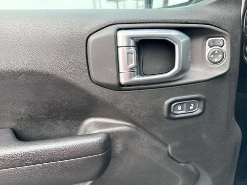 Used 2022 Jeep Gladiator Sport AWD/4WD image 13