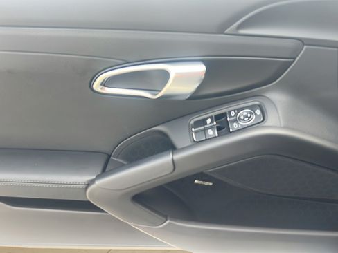 Certified 2025 Porsche 718 Cayman S RWD image 21