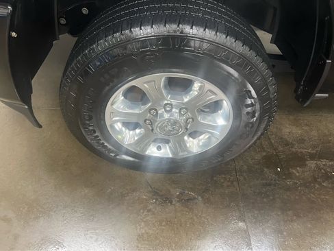 Used 2024 RAM 2500 Big Horn w/ Sport Appearance Package image 15