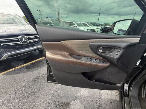 Used 2018 Nissan Murano Platinum w/ Cargo Package FWD image 11
