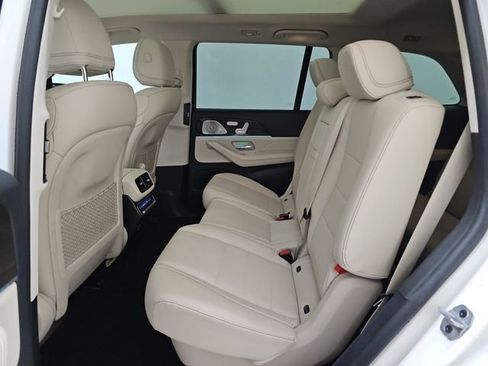 Used 2022 Mercedes-Benz GLS 450 4MATIC image 7