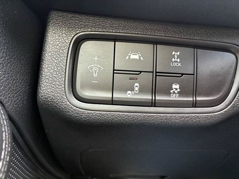 Used 2019 Hyundai Santa Fe SE AWD/4WD image 33