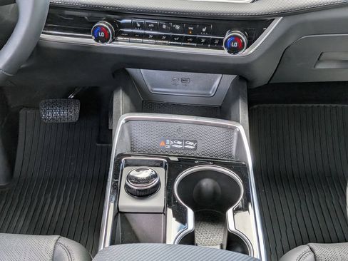 Certified 2026 Chevrolet Equinox LT w/ Convenience Package II FWD image 18