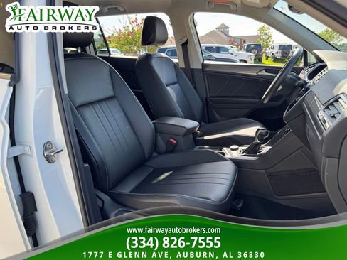 Used 2023 Volkswagen Tiguan SE AWD/4WD image 12