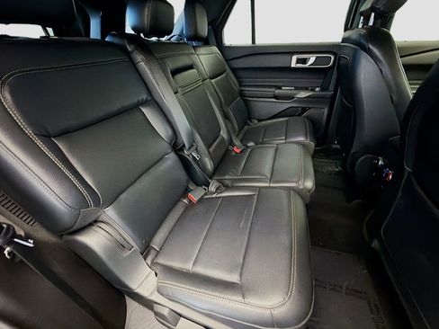 Used 2020 Ford Explorer XLT w/ Equipment Group 202A image 14