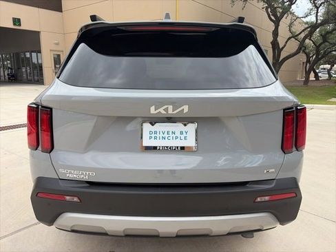 Used 2023 Kia Sorento SX Prestige AWD/4WD image 3